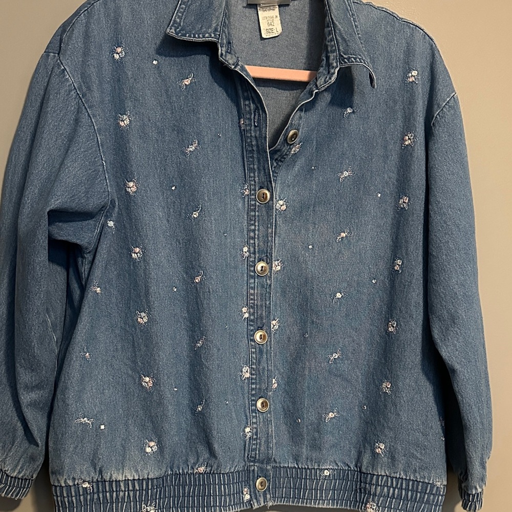 GW petite Embroidered Denim Jacket
